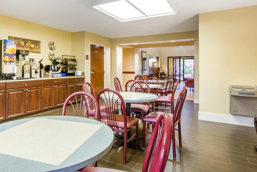 Quality Inn & Suites Canton, Ga Buitenkant foto