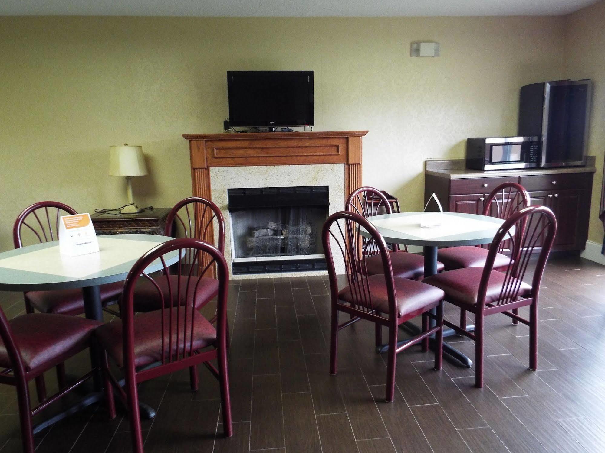 Quality Inn & Suites Canton, Ga Buitenkant foto